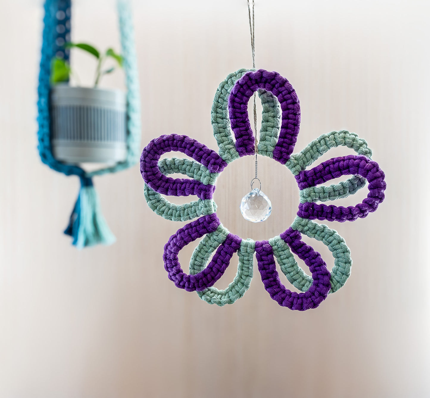 "Solar Daisy" Macramé Wall Hanging (small)